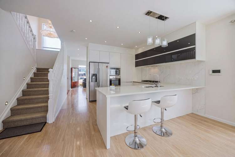 10 Helianthus Avenue Flat Bush_5