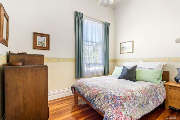 9 Miro Road Greenlane_13