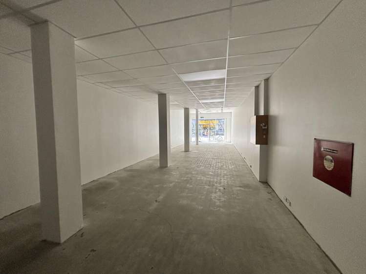 1D, Rialto Centre Broadway_0