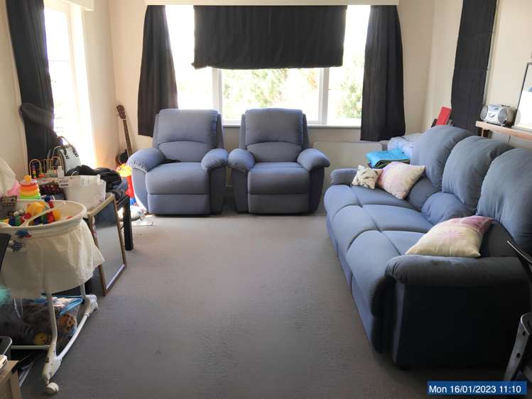 9 Roband Avenue 10878_1