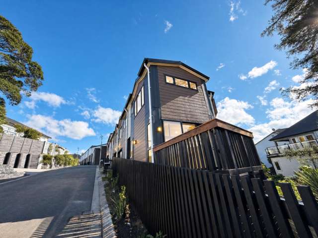 Brand-New in the Heart of Howick