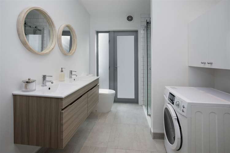 1/146 Soleares Avenue Mount Pleasant_9