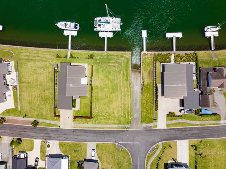 12 Finch Street One Tree Point_12