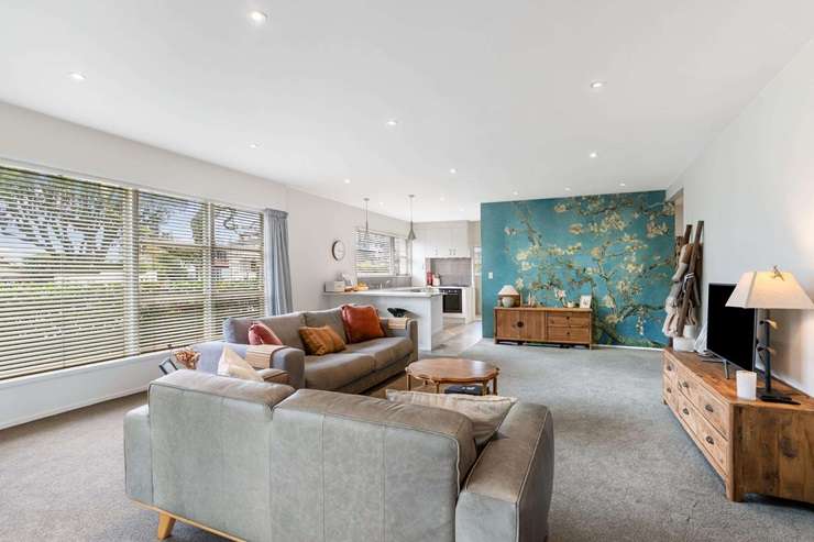 The garden flat at 1/28 Victoria Avenue, in Auckland's Remuera, goes to auction on September 18. Photo / Supplied