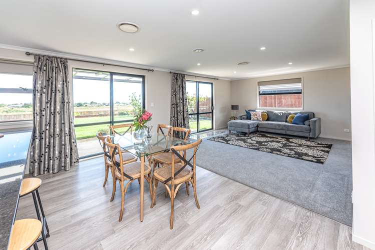 39 Magnolia Crescent Tawhero_9