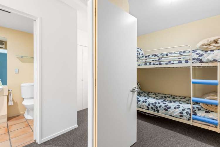 10/45 Beach Road Waikawa_22