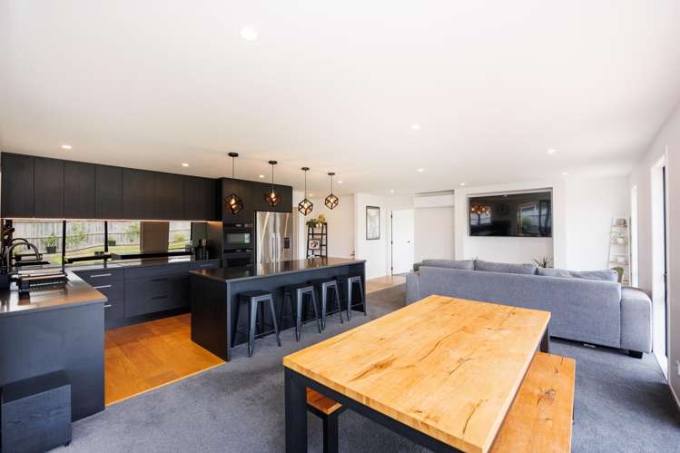 196 Pacific Drive Fitzherbert_4