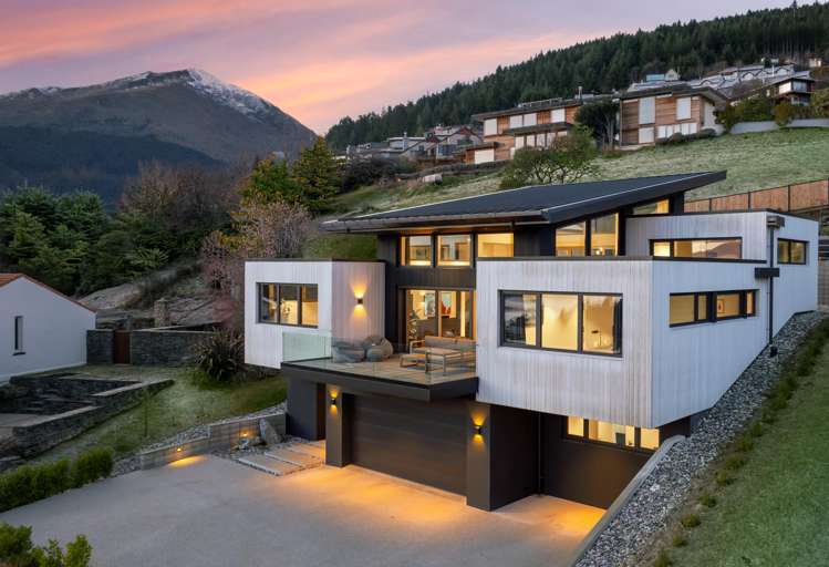 52 Suburb Street Queenstown Hill_14