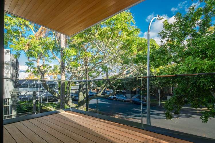 1/3 Campbell Road Takapuna_9