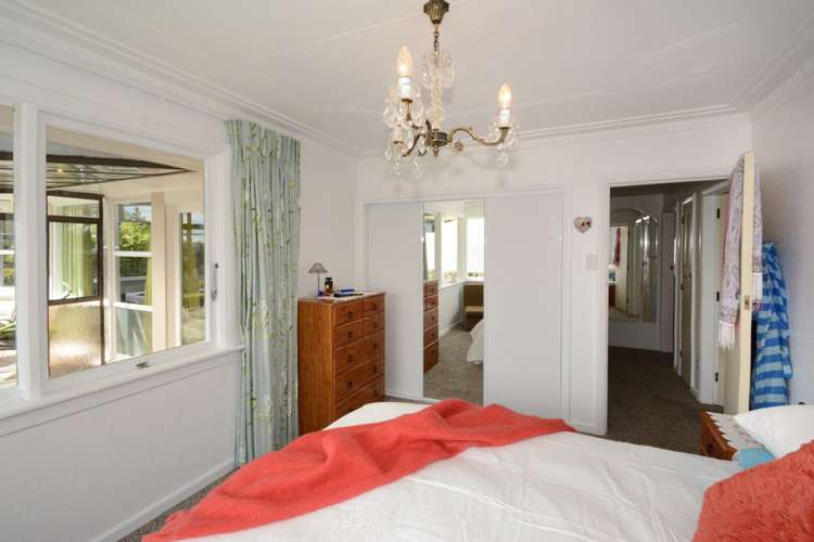 90 Easther Crescent Kew_11