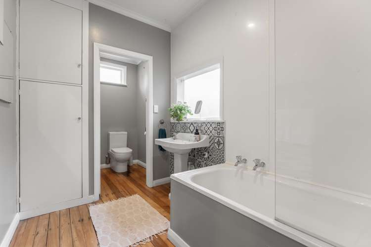 27 Manuka Street Otaki Beach_17