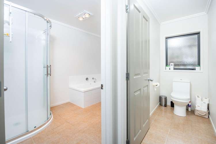 54 Farnborough Drive Nawton_14