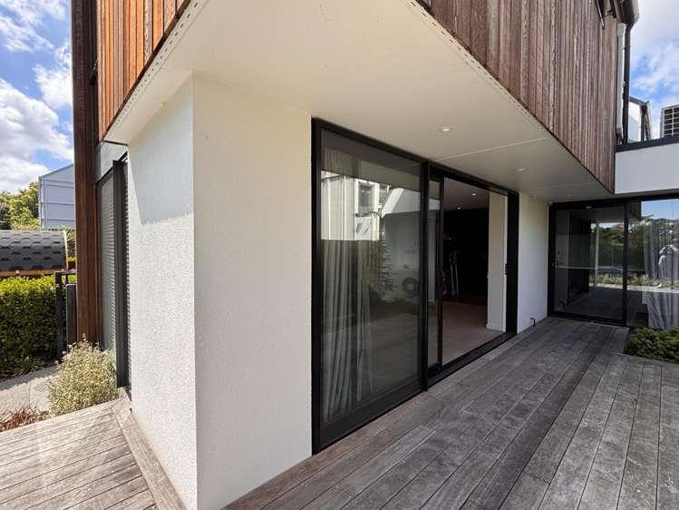 1/10 Hurley St Christchurch Central_11