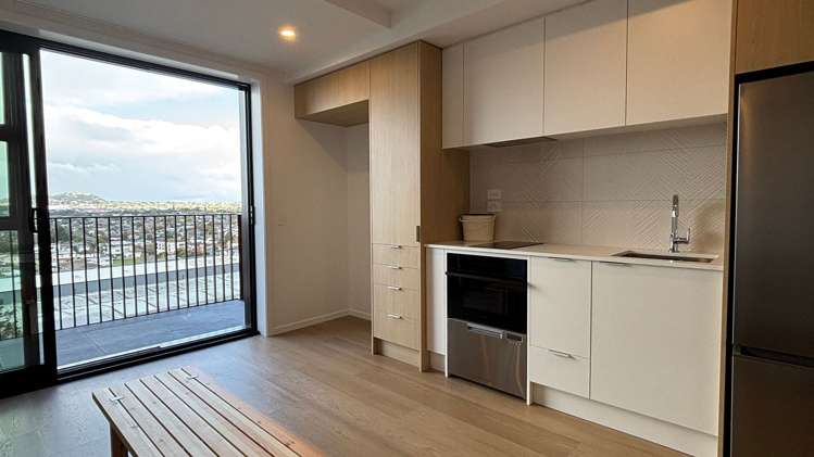 805/2B Te Ara Taurapa Point Chevalier_4
