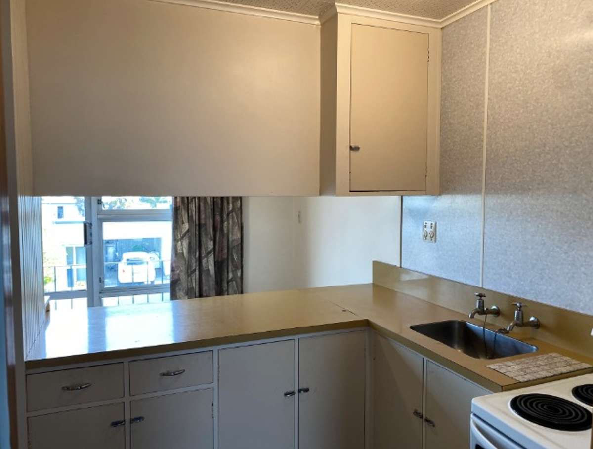 Karamu Road North, Hastings 5