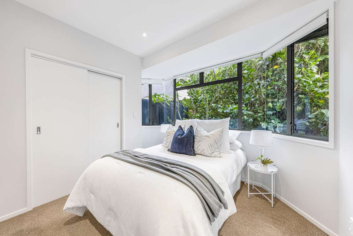 4/108-112 Unsworth Drive_2