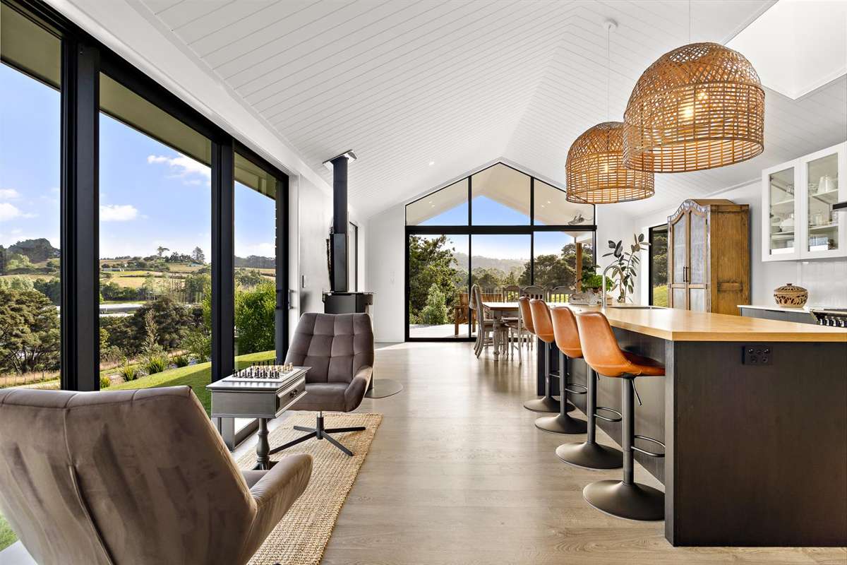 1056 Peak Road_4