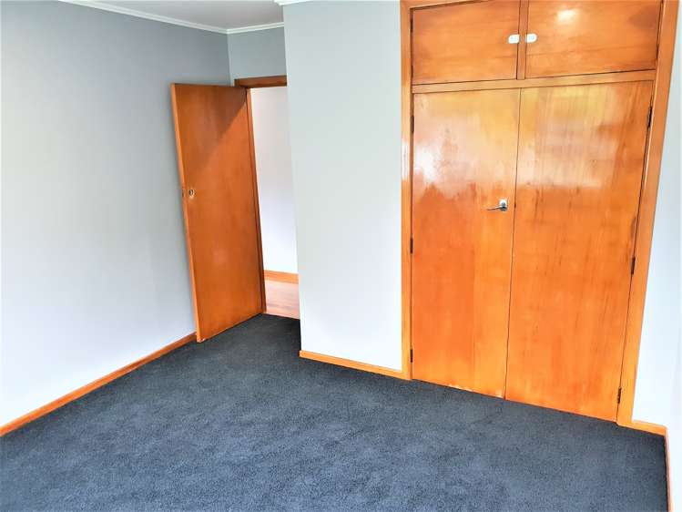 2/56 Royal View Road Te Atatu South_6