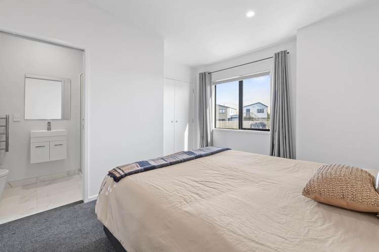 4 Koiora Road Clarks Beach_12