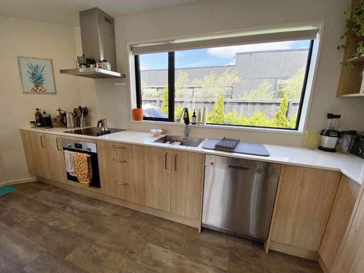 2/98 Hills Road Richmond_2