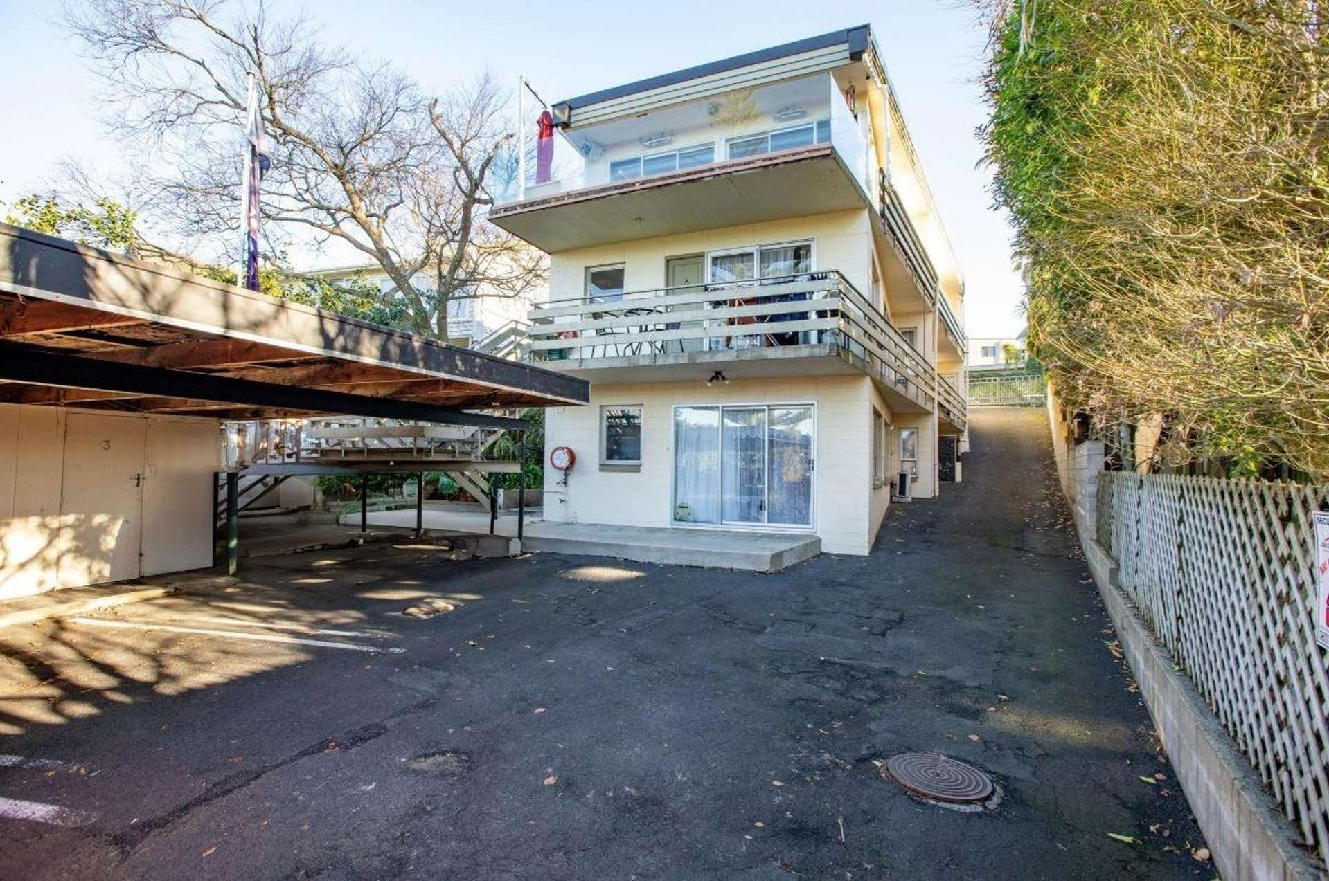 2/1222 Victoria Street 3295_0