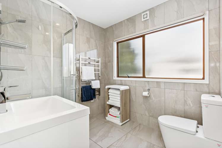 2/3 Glen Road Browns Bay_16