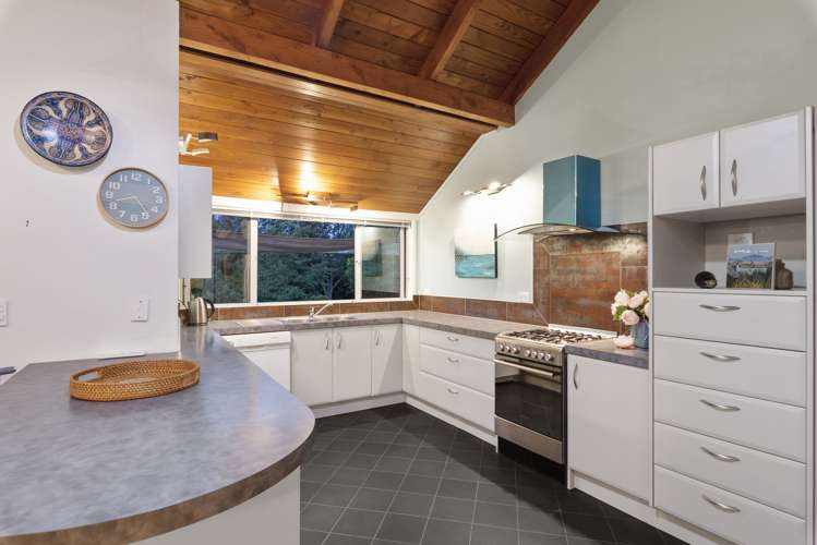 1083 Kahikatea Flat Road Waitoki_6