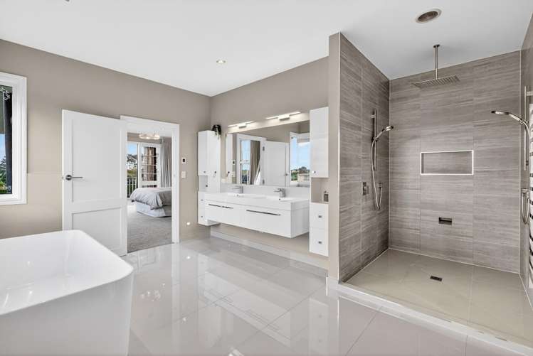 136 Mcrobbie Road Kingseat_18