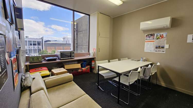 207 Avenue Road East Hastings_5