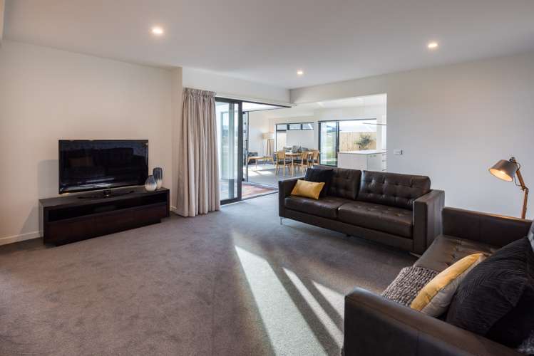 14 Spitfire Drive Burleigh_8