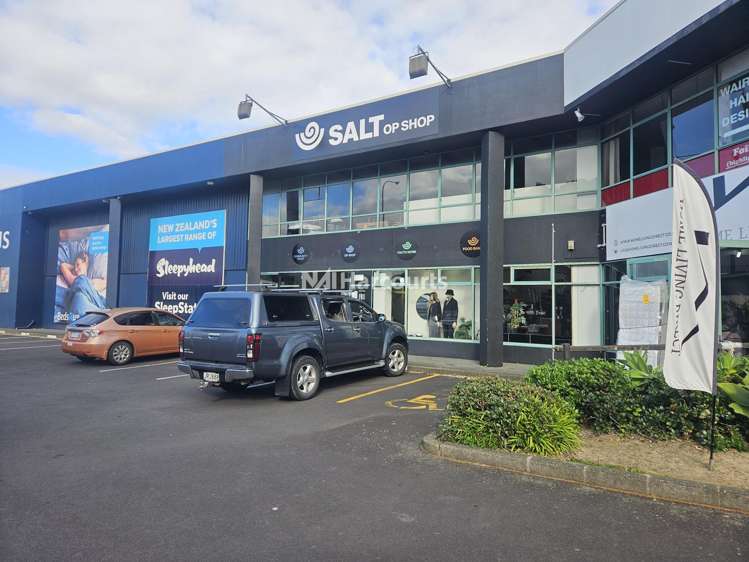 E/8-12 Link Drive Wairau Valley_9