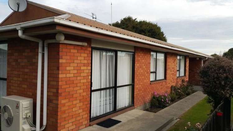 2/15 Tower Street Hornby_0