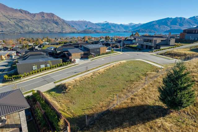 Prime section with views and development potential