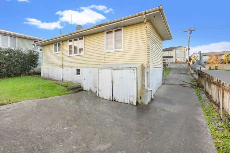 24 Waione Avenue Te Atatu Peninsula_11