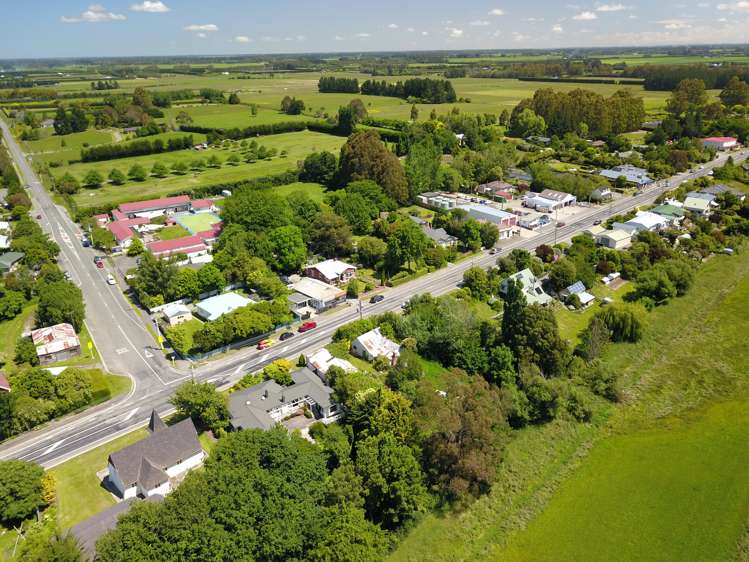 1670 Cust Road Cust_16