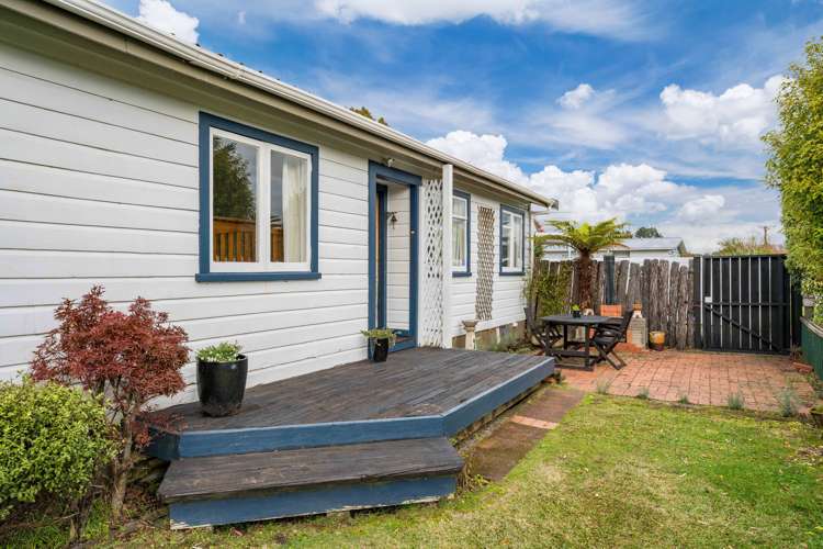 8a Farnworth Avenue Holdens Bay_14