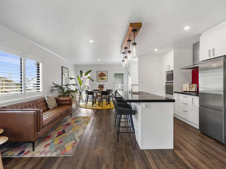 87 Puhirake Crescent Pyes Pa_10