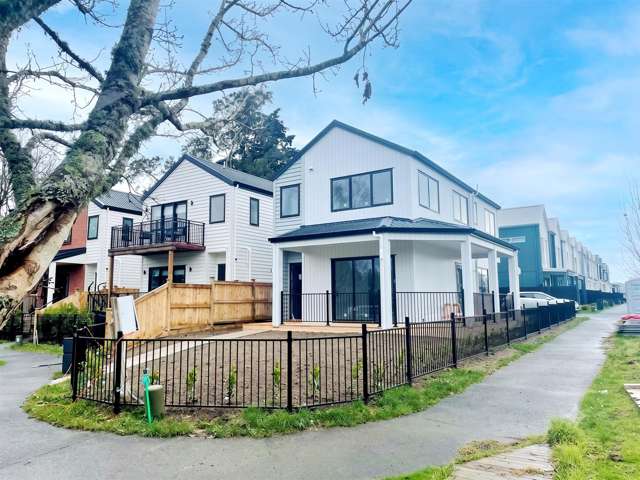 Brand New 4 Bedrooms Standalone Corner Home