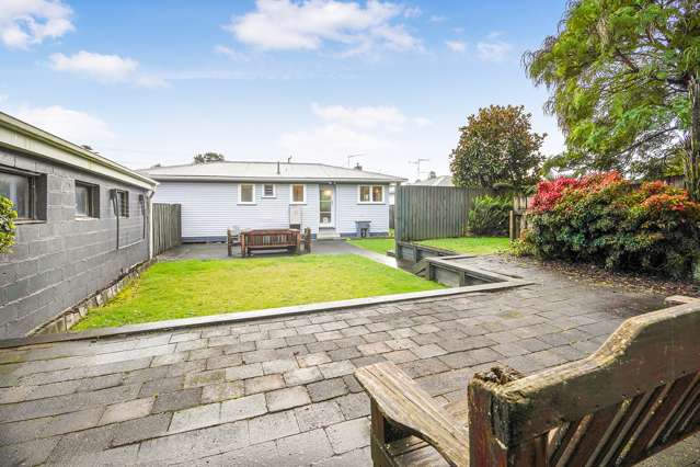 21 Manapouri Place Glenview_1