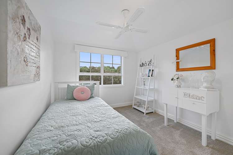 27 Almond Grove Greenhithe_16