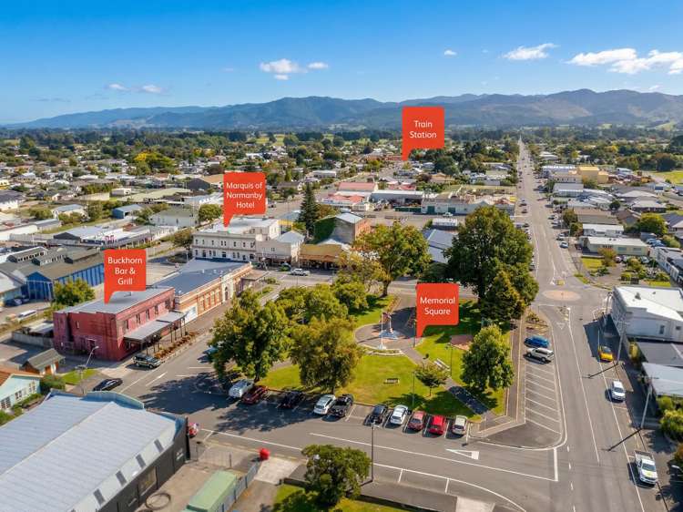 20 Memorial Square Carterton_44