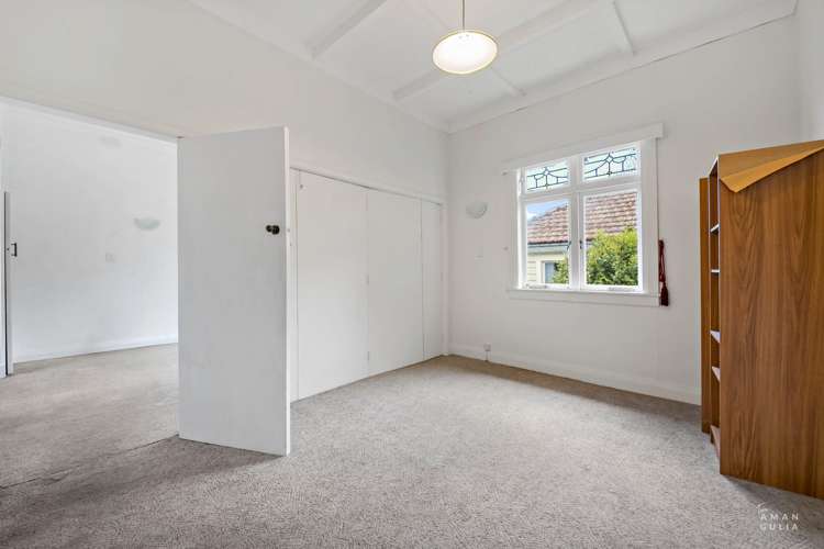 7 Warborough Avenue Epsom_17