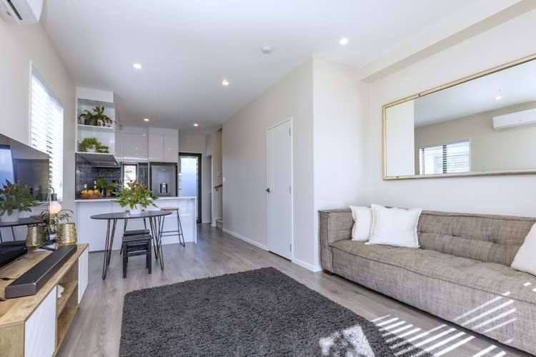 1/24 Tara Road Henderson_6