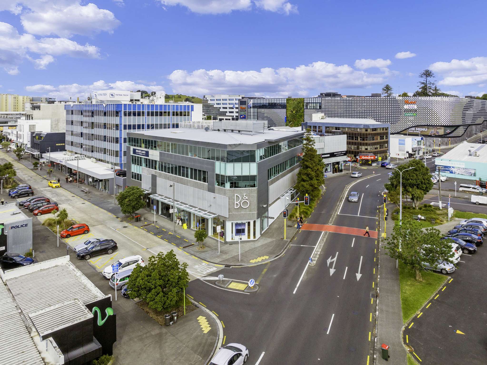 Investors bank on Heartland headquarters