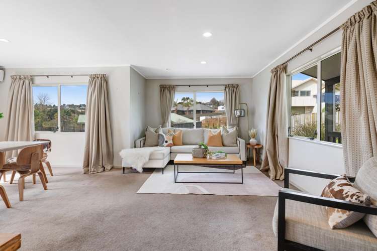 2/45 Unsworth Drive Unsworth Heights_5