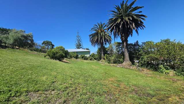 SECTION - MIDDLE OF TOWN - OFFERS WANTED NOW!