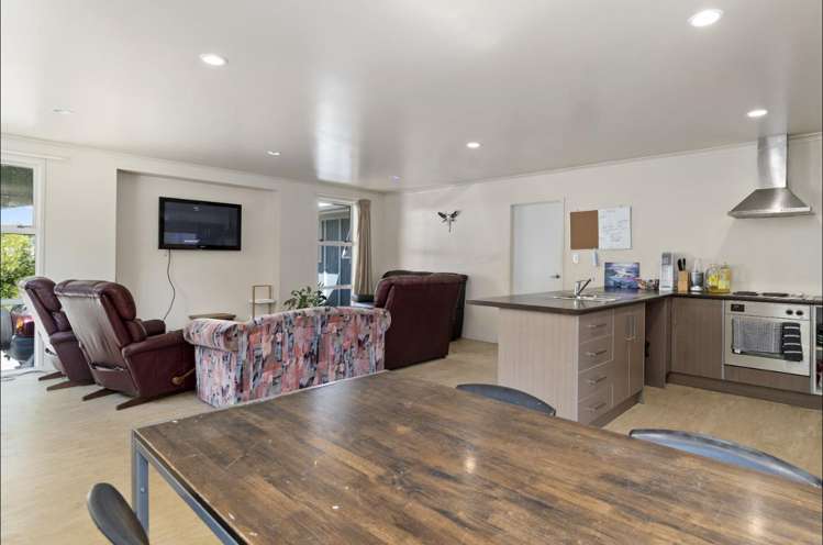 42A,C,D,E Olivine Street Boarding Houses (Room only) 11233_5