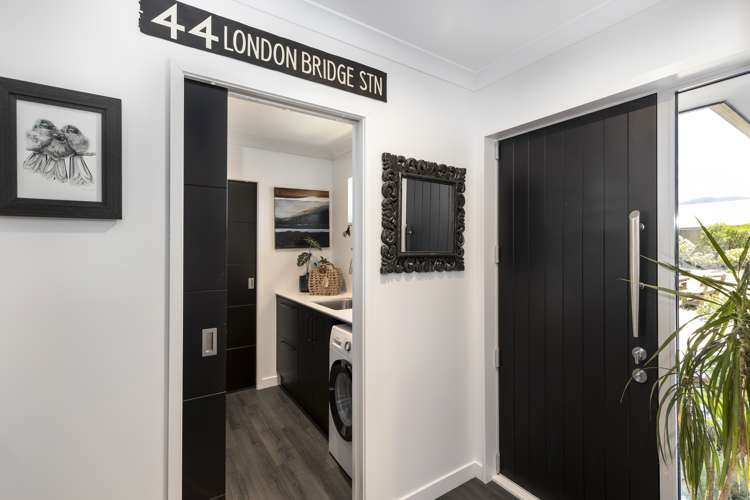 61 Edgewater Place Rarangi_17