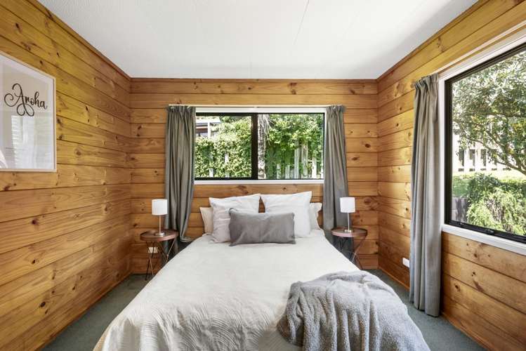 1/8 Camilla Grove Totara Vale_15