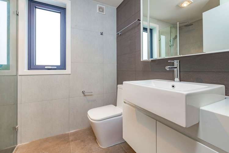 49 Otuwairoa Esplanade Opaheke_11